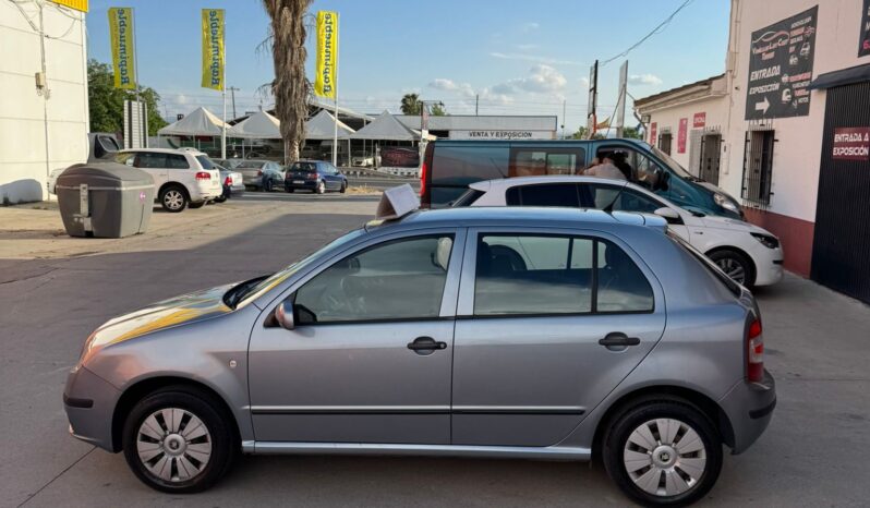 SKODA FABIA lleno