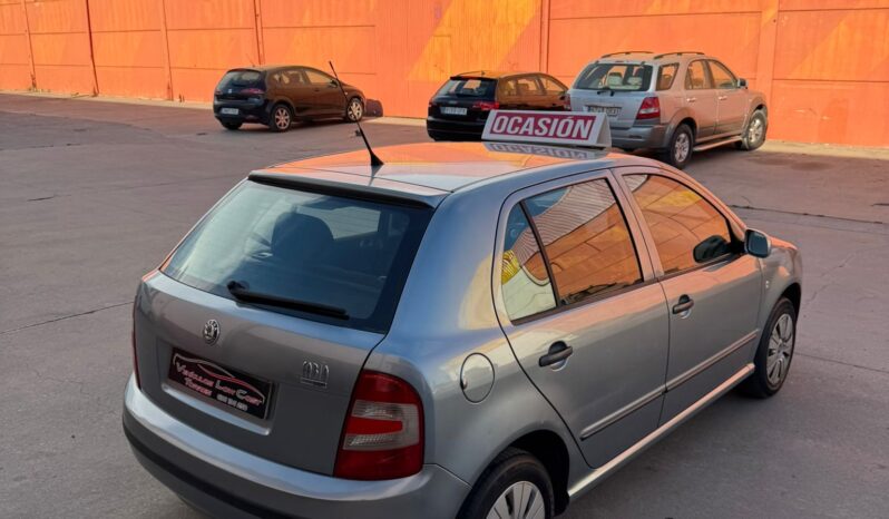 SKODA FABIA lleno