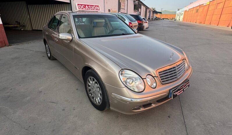 MERCEDES E220 lleno