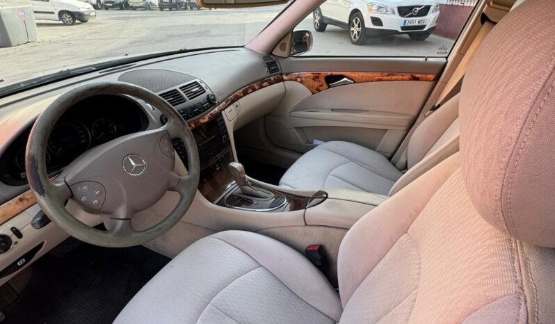 MERCEDES E220 lleno