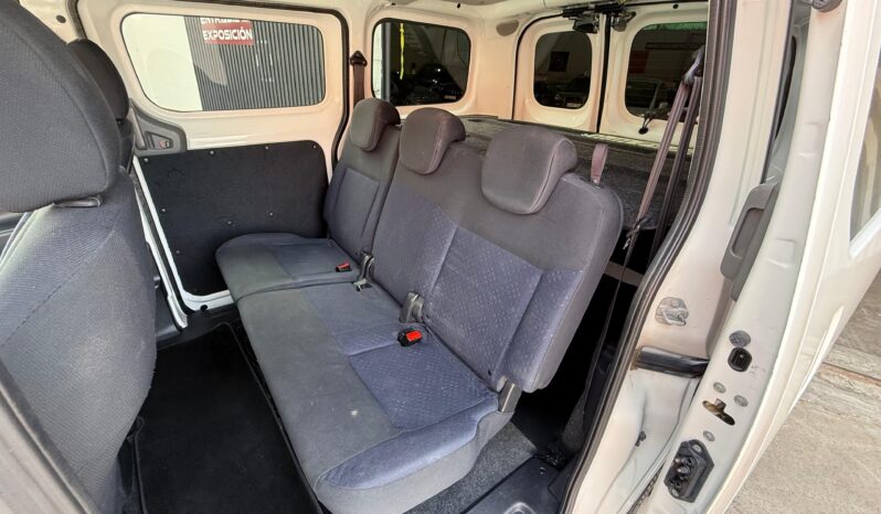 NISSAN NV200 lleno