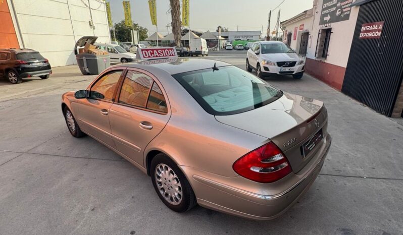 MERCEDES E220 lleno