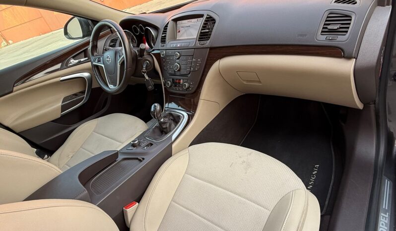 OPEL INSIGNIA lleno