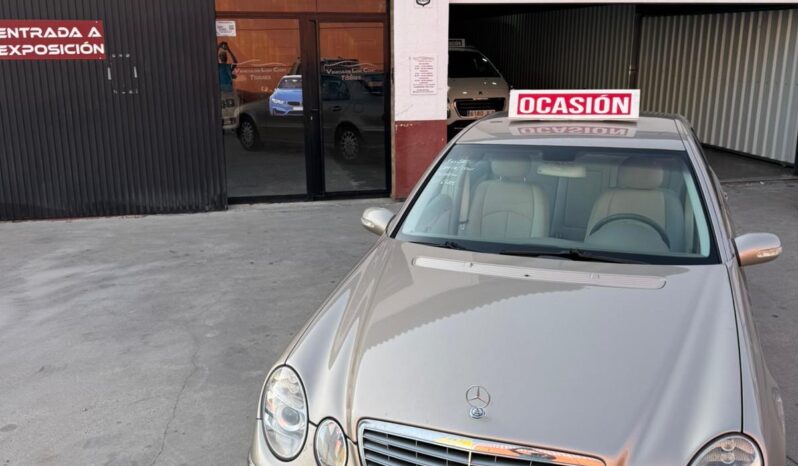 MERCEDES E220 lleno