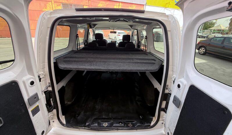 NISSAN NV200 lleno