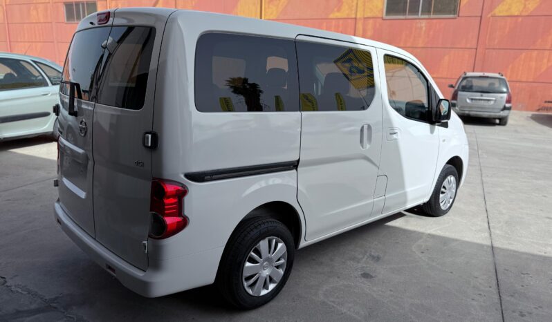 NISSAN NV200 lleno