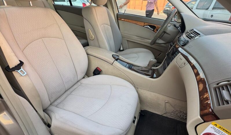 MERCEDES E220 lleno