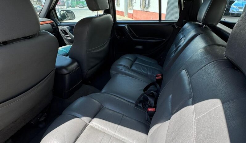 JEED GRAND CHEROKEE lleno