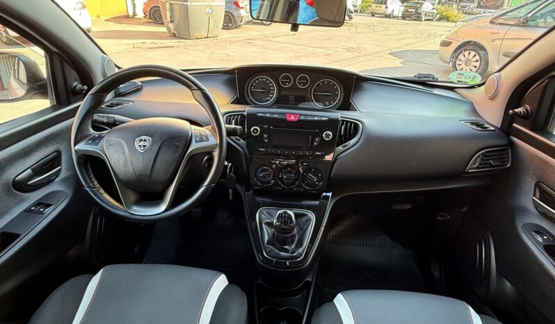 LANCIA YPSILON lleno