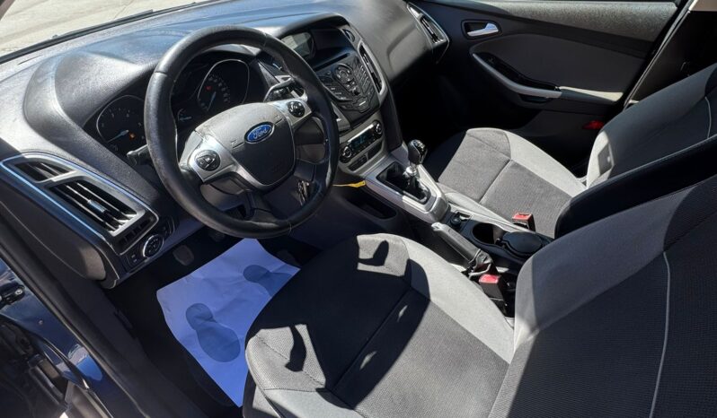FORD FOCUS lleno