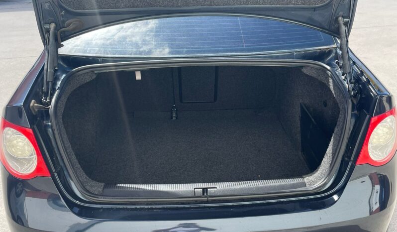 VOLKSWAGEN JETTA lleno