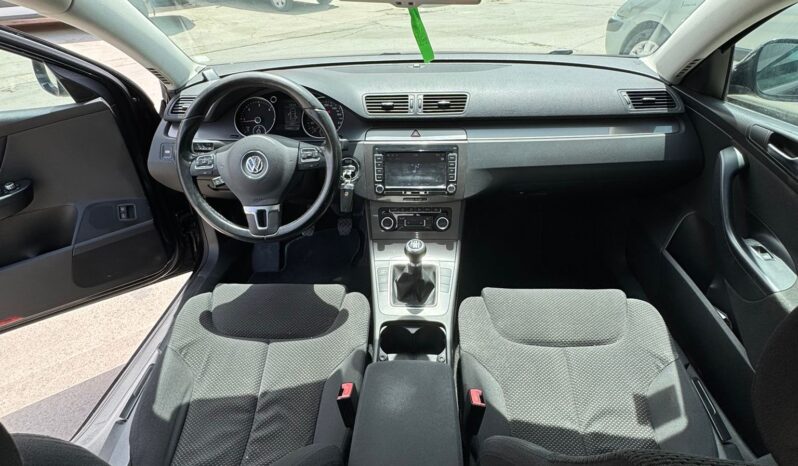 VOLKSWAGEN PASSAT lleno
